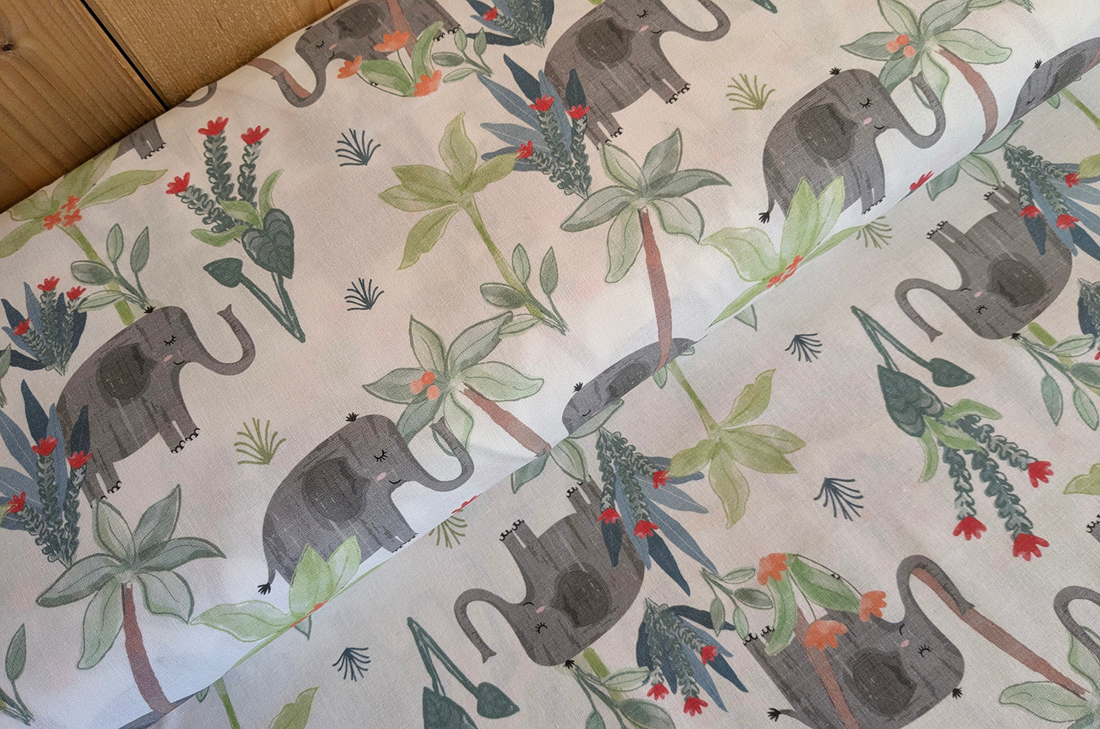 Baumwolldruck Meterware, BW-Stoff digital bedruckt Elefanten *Ab