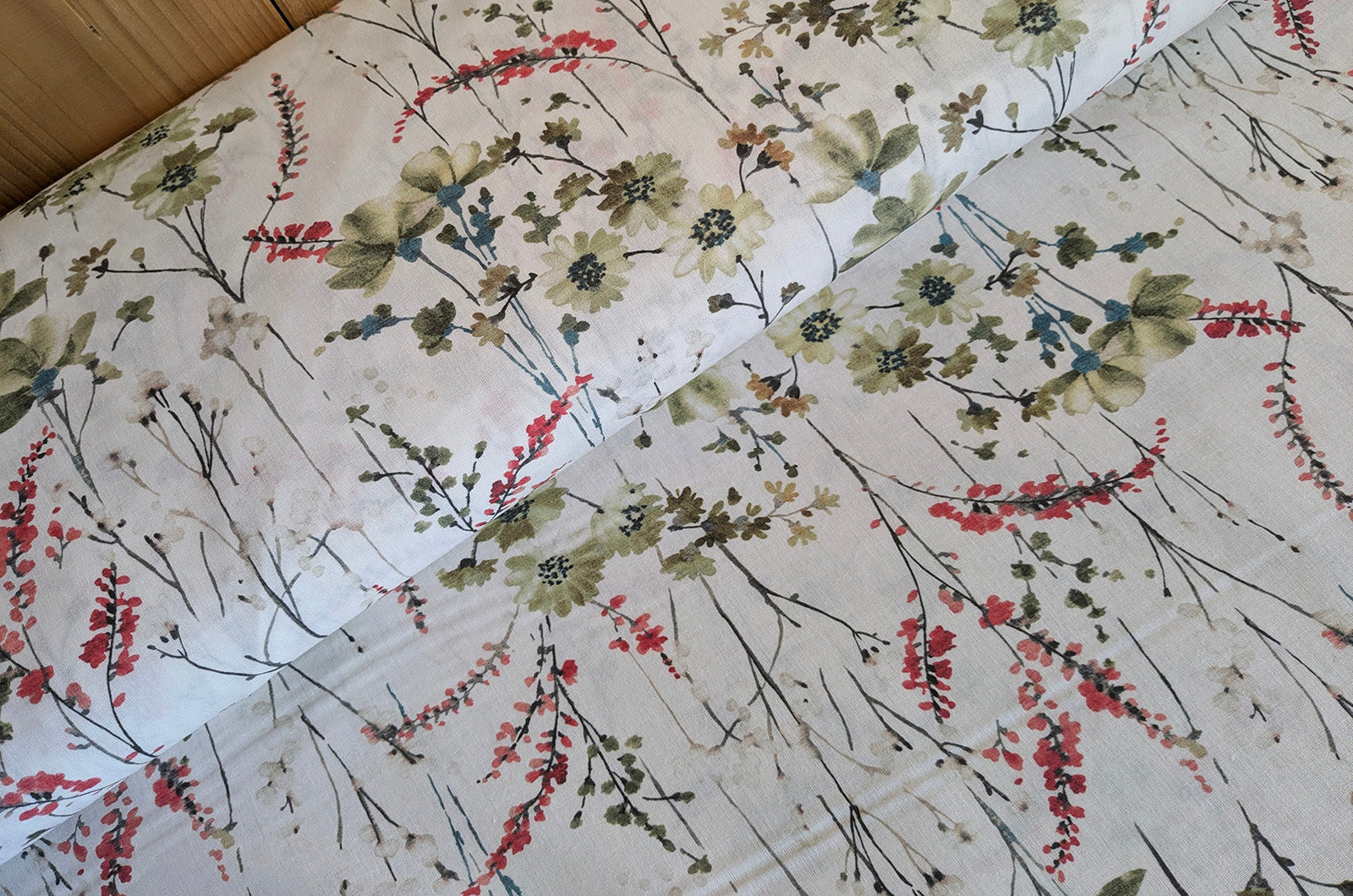 Baumwolldruck Meterware, BW-Stoff digital bedruckt Strauchblumen